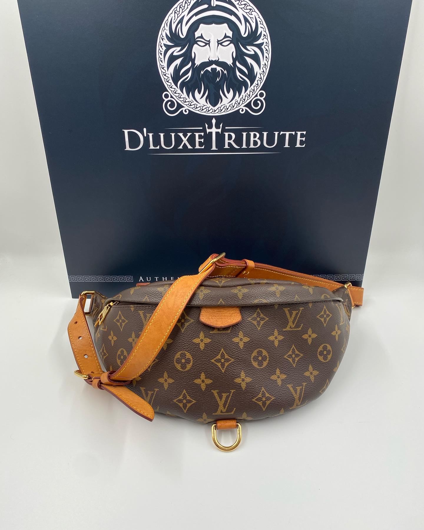 💯 Authentic Louis Vuitton Bumbag Monogram Canvas, Luxury, Bags & Wallets  on Carousell