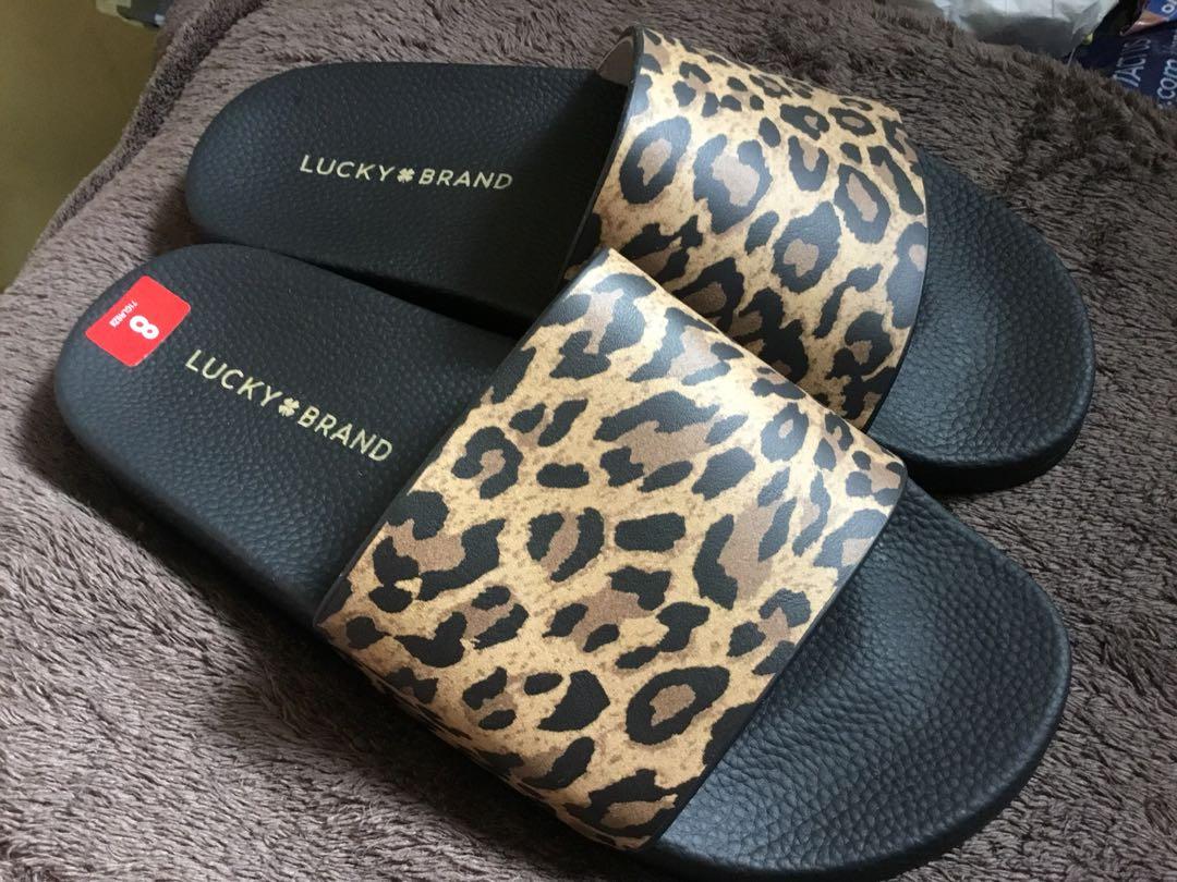 Lucky online brand slides