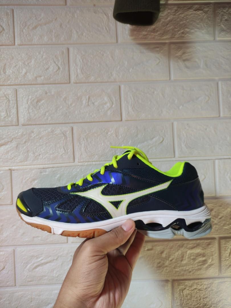 mizuno wave bolt