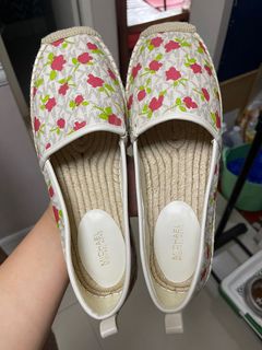 (Category: ) located in . Submitted by maya0102 (Listing ID 1127775982, Image 1). Description: .