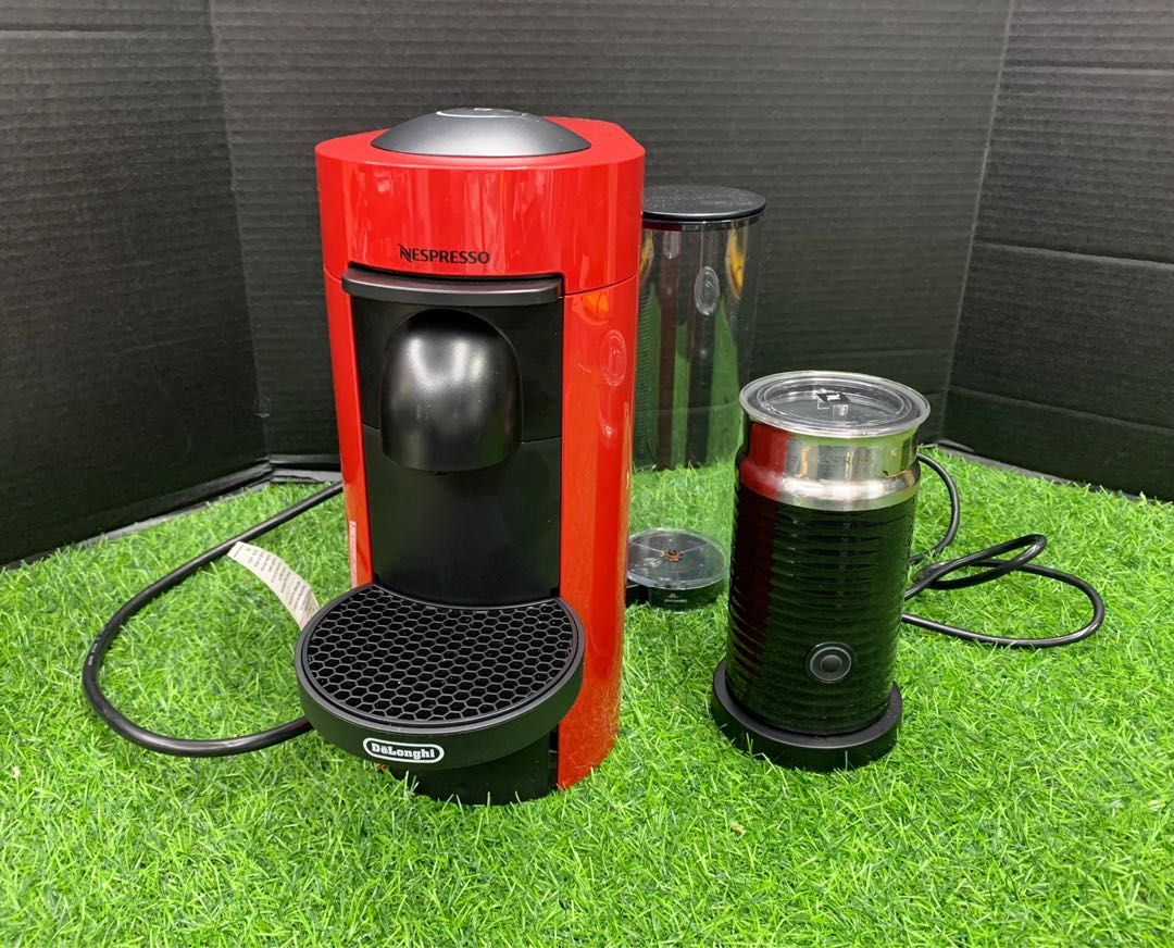 Nespresso DeLonghi Vertuo Plus, Red with Aeroccino 3 110 Volts, TV