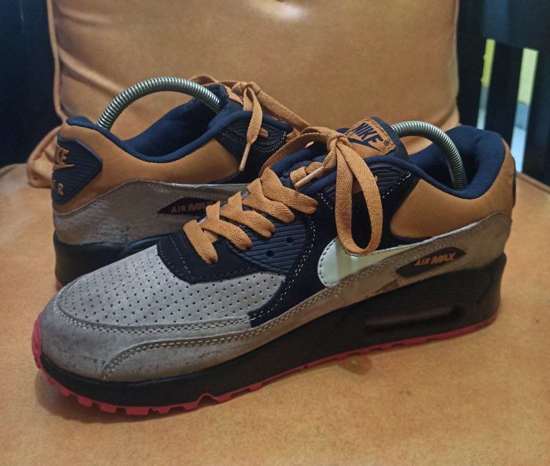 Nike air max vintage, Fesyen Pria, Sepatu , Sneakers di Carousell