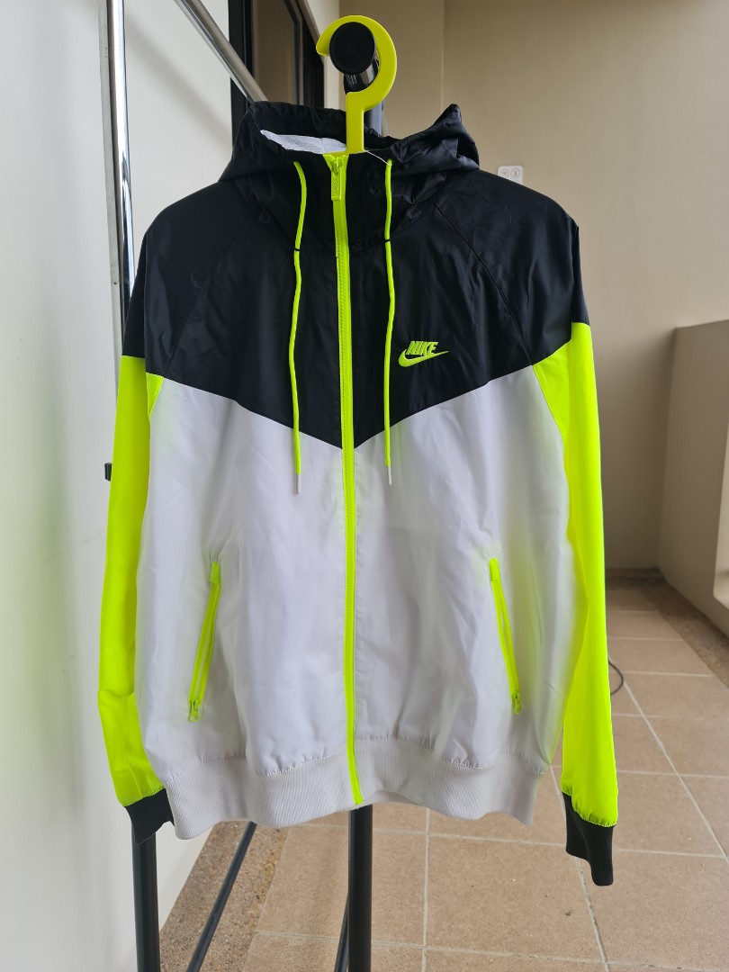 Drama barbecue duif Nike Windbreaker Jacket Hoodie, Men's Fashion, Coats, Jackets and Outerwear  on Carousell