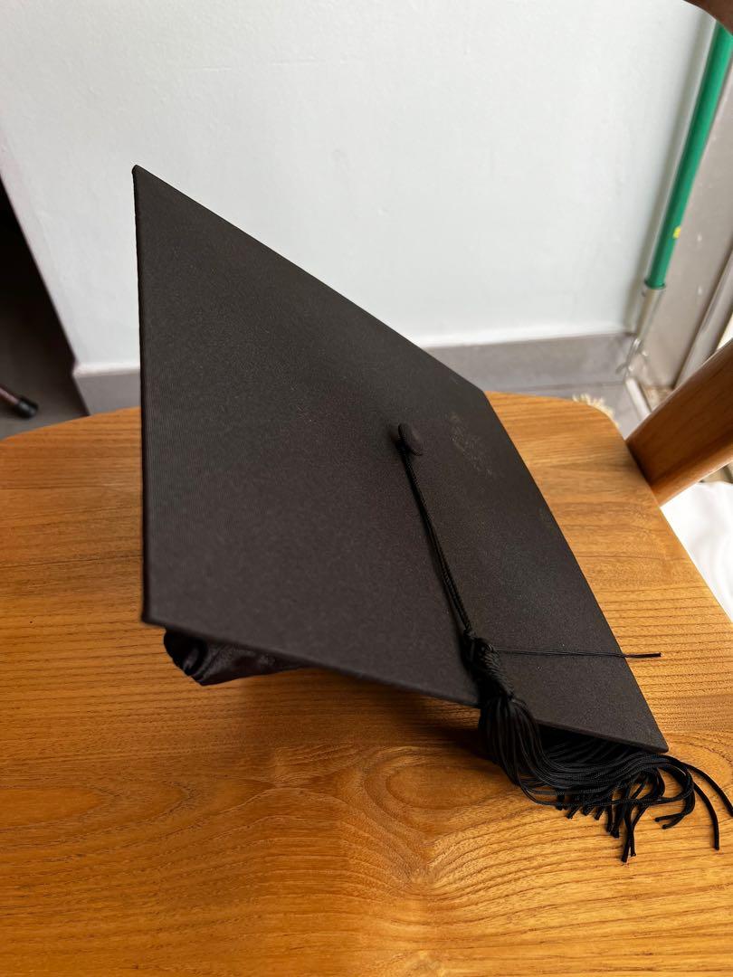 NUS graduation hat, Men's Fashion, Watches & Accessories, Caps & Hats