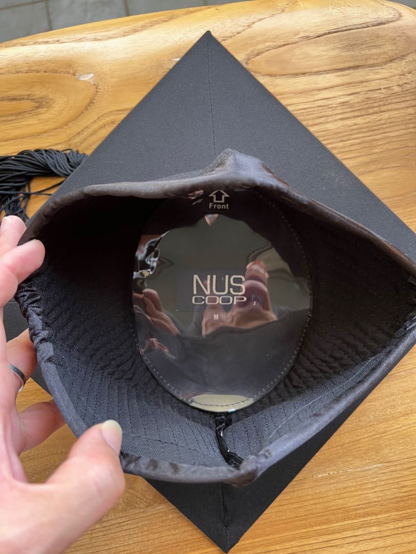 NUS graduation hat, Men's Fashion, Watches & Accessories, Caps & Hats