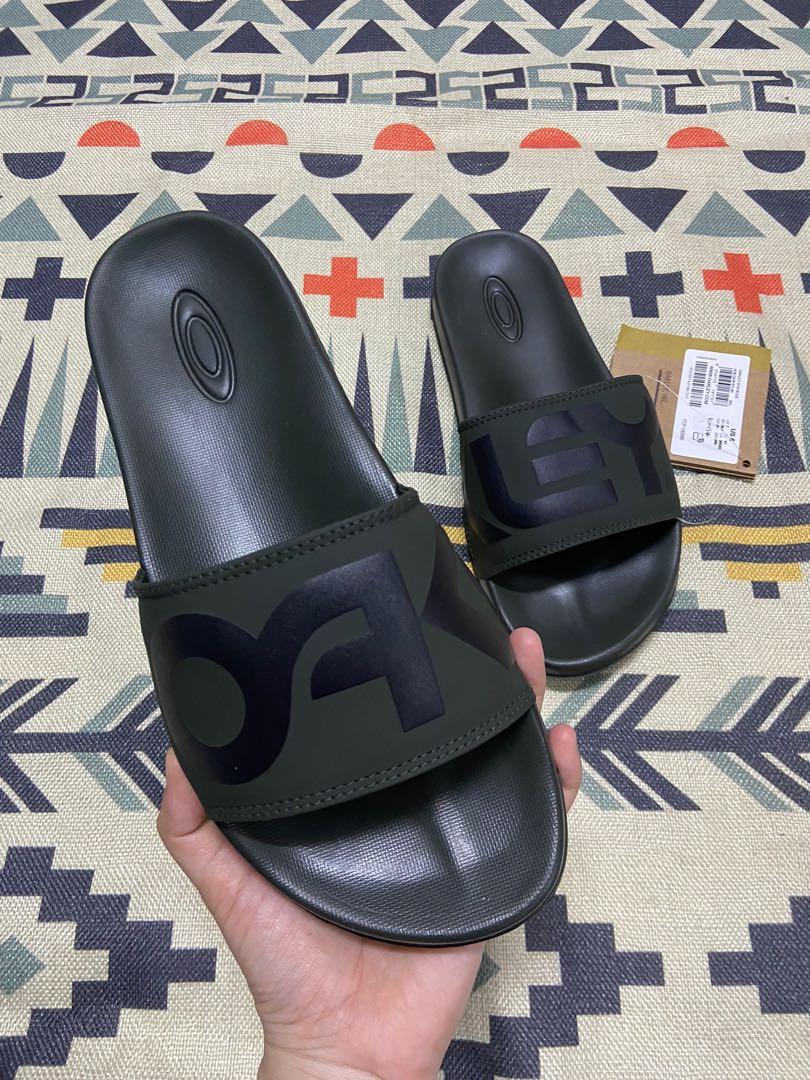 Oakley sandals shop