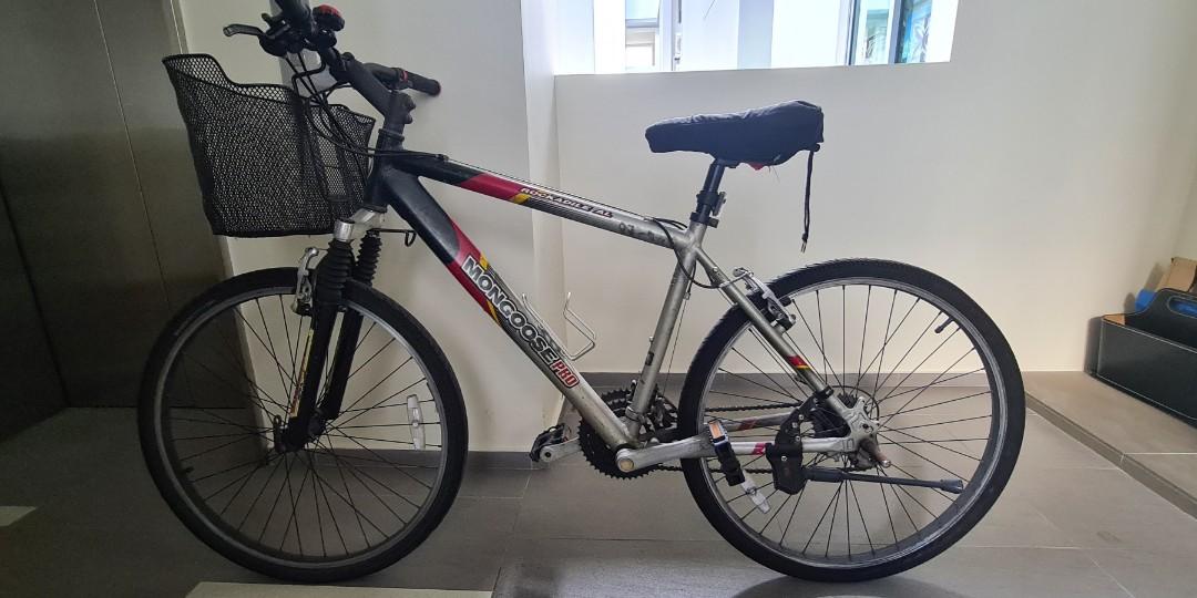 Mongoose mountain bike top 26 inch