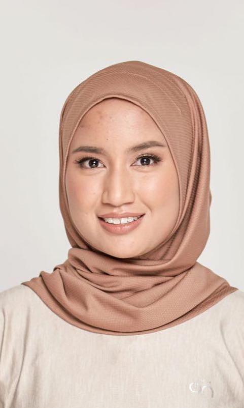 Brand New Olloum Performance Scarf / Hijab / Tudung / Sportwear / Tudung  Instant/ Muslimah - Mini in Cinnamon, Women's Fashion, Muslimah Fashion,  Hijabs on Carousell