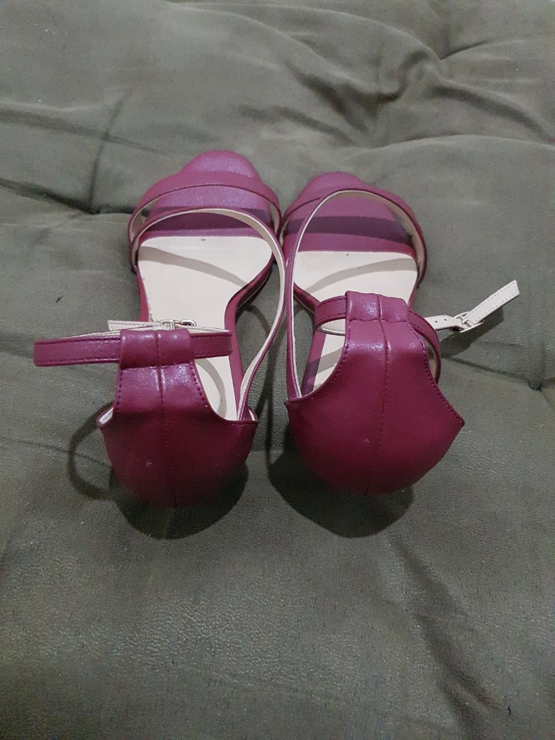 SEPATU Merah Highheels 7 cm, Fesyen Wanita, Sepatu di Carousell