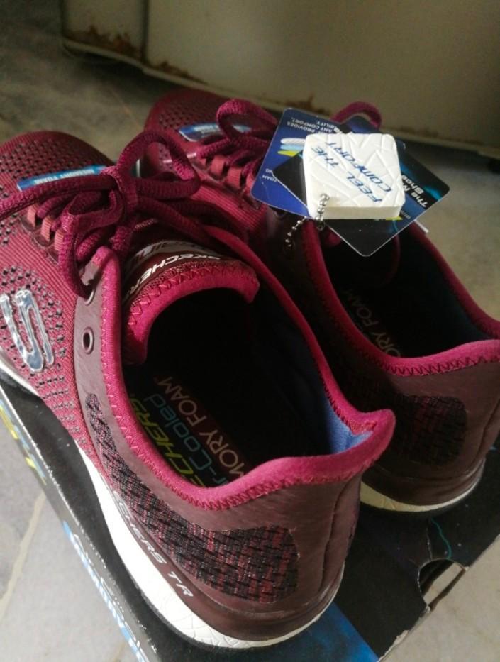 Skechers tr air deals cooled memory foam
