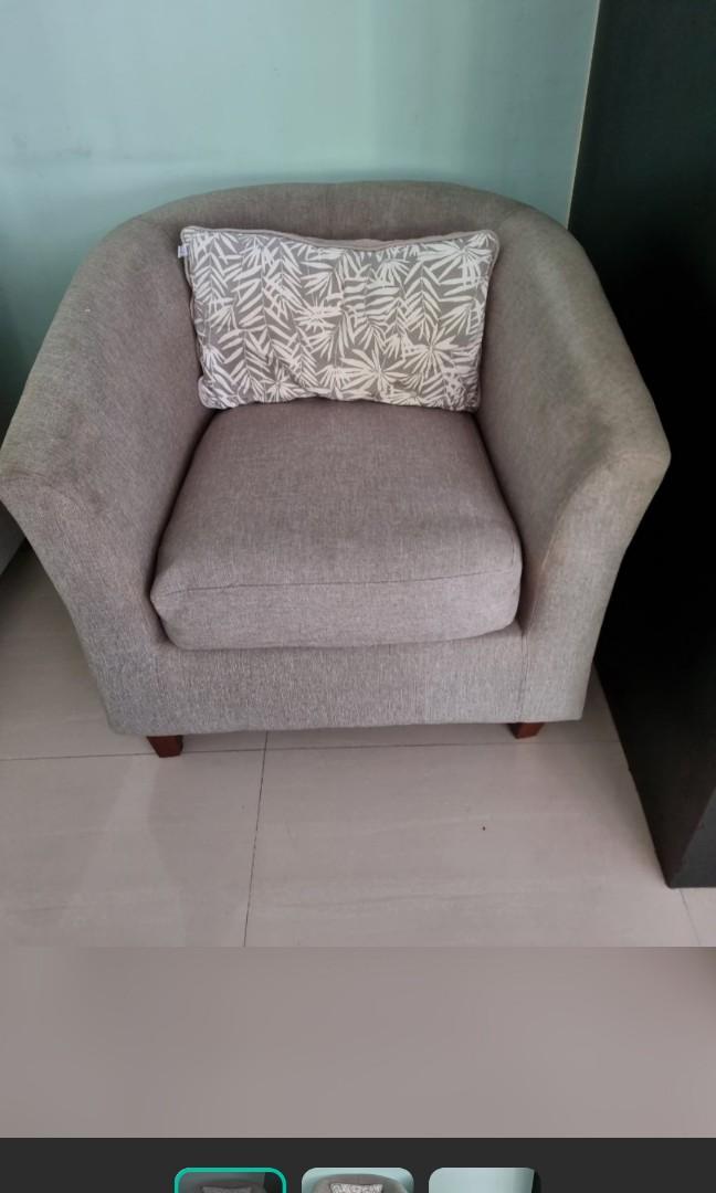 Sofa (Category: Chairs) located in Singapore. Submitted by sk1909 (Listing ID 1127869754, Image 3). Description: very comfy. Need a good wash..