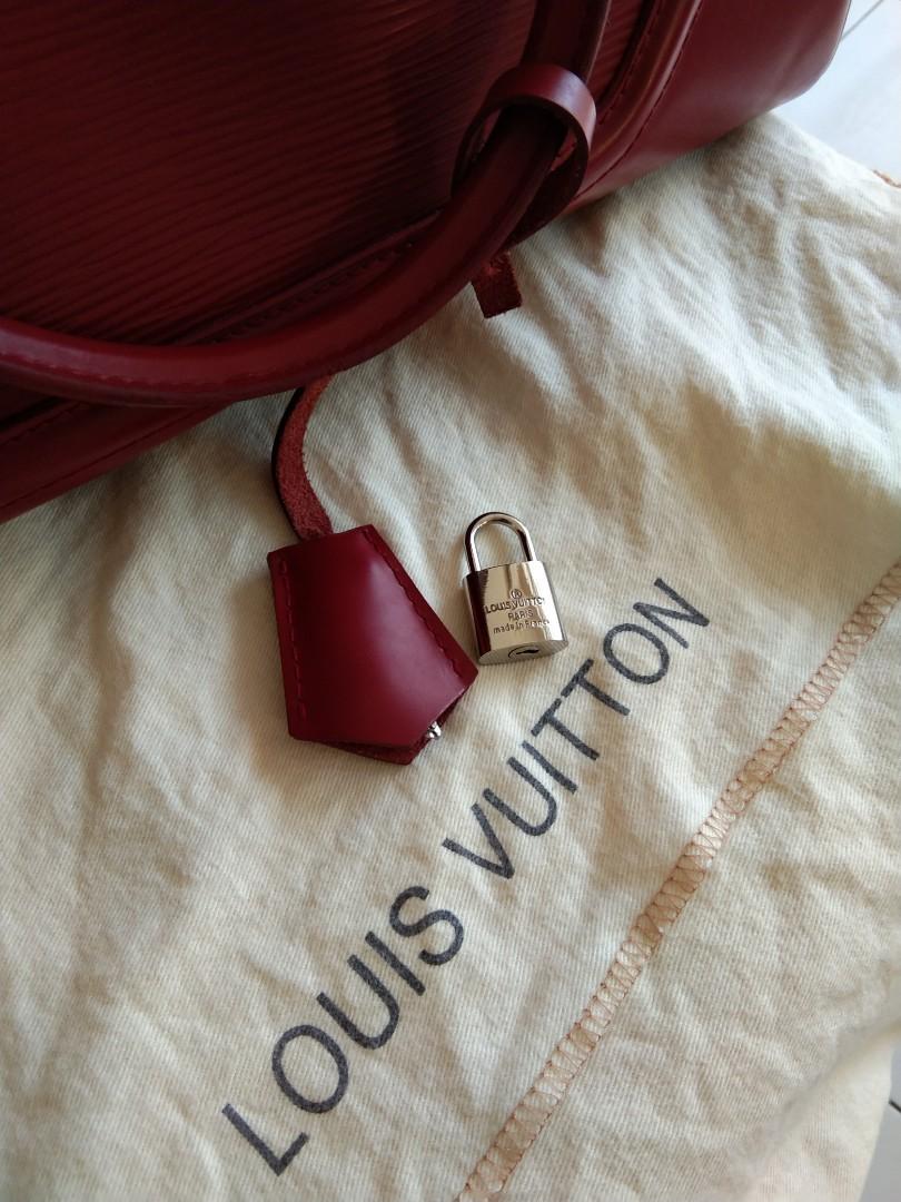 Louis Vuitton Street PM Braided Red, Fesyen Wanita, Tas & Dompet di  Carousell