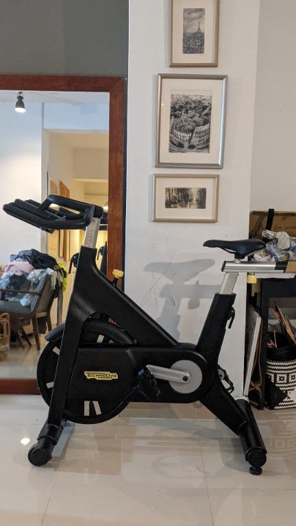 Bicicleta technogym best sale segunda mano