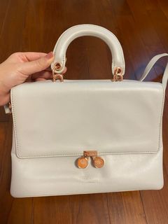 （分類：）位於 。 由 marionceci 提交（商品編號 1127728286，圖片 1）。簡介： 。