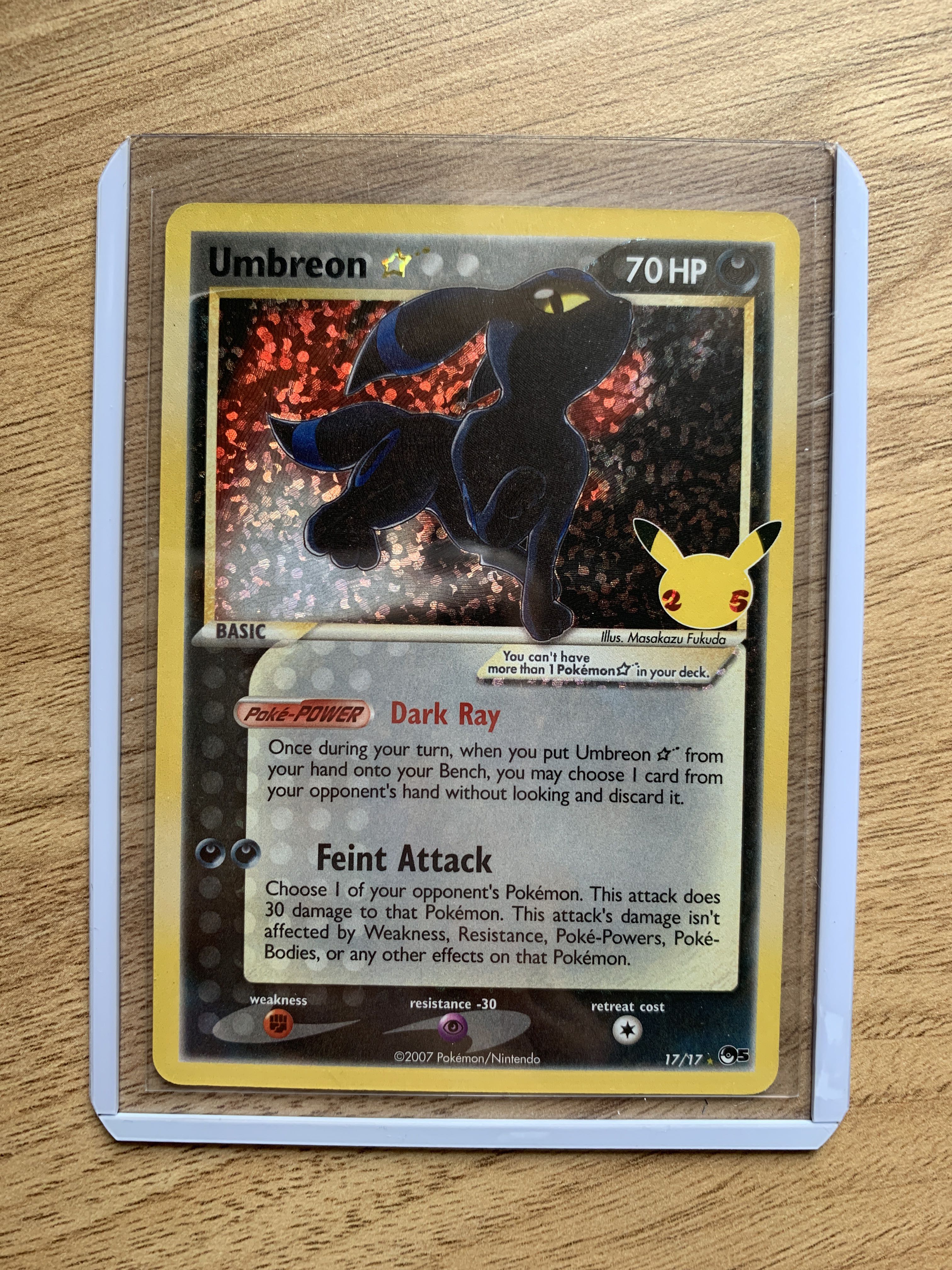 Umbreon Gold Star Pokémon 25th Anniversary, Hobbies & Toys