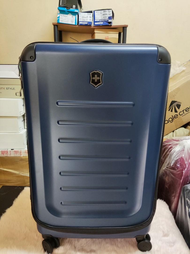 VICTORINOX SPECTRA 2.0 LARGE NAVY Hobbies Toys Travel Luggage