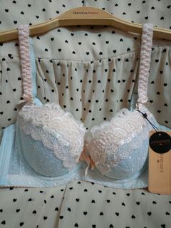 Japanese silk smooth touch bra set B75, Women's Fashion, New Undergarments  & Loungewear on Carousell