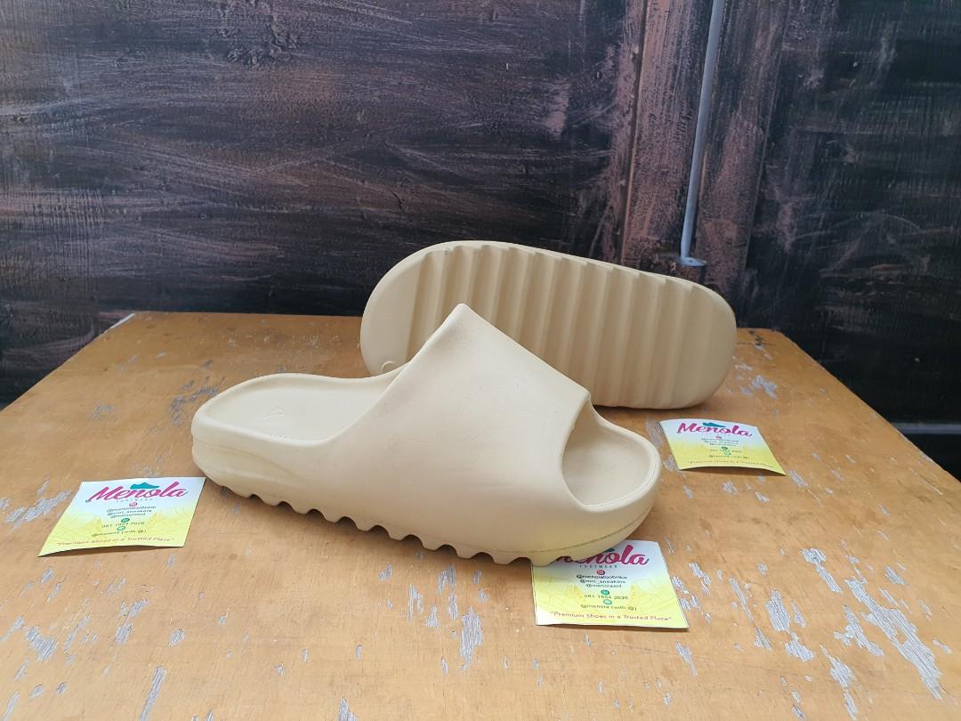 Adidas Yeezy Slide Bone BNIB, Fesyen Pria, Sepatu , Sandal di Carousell
