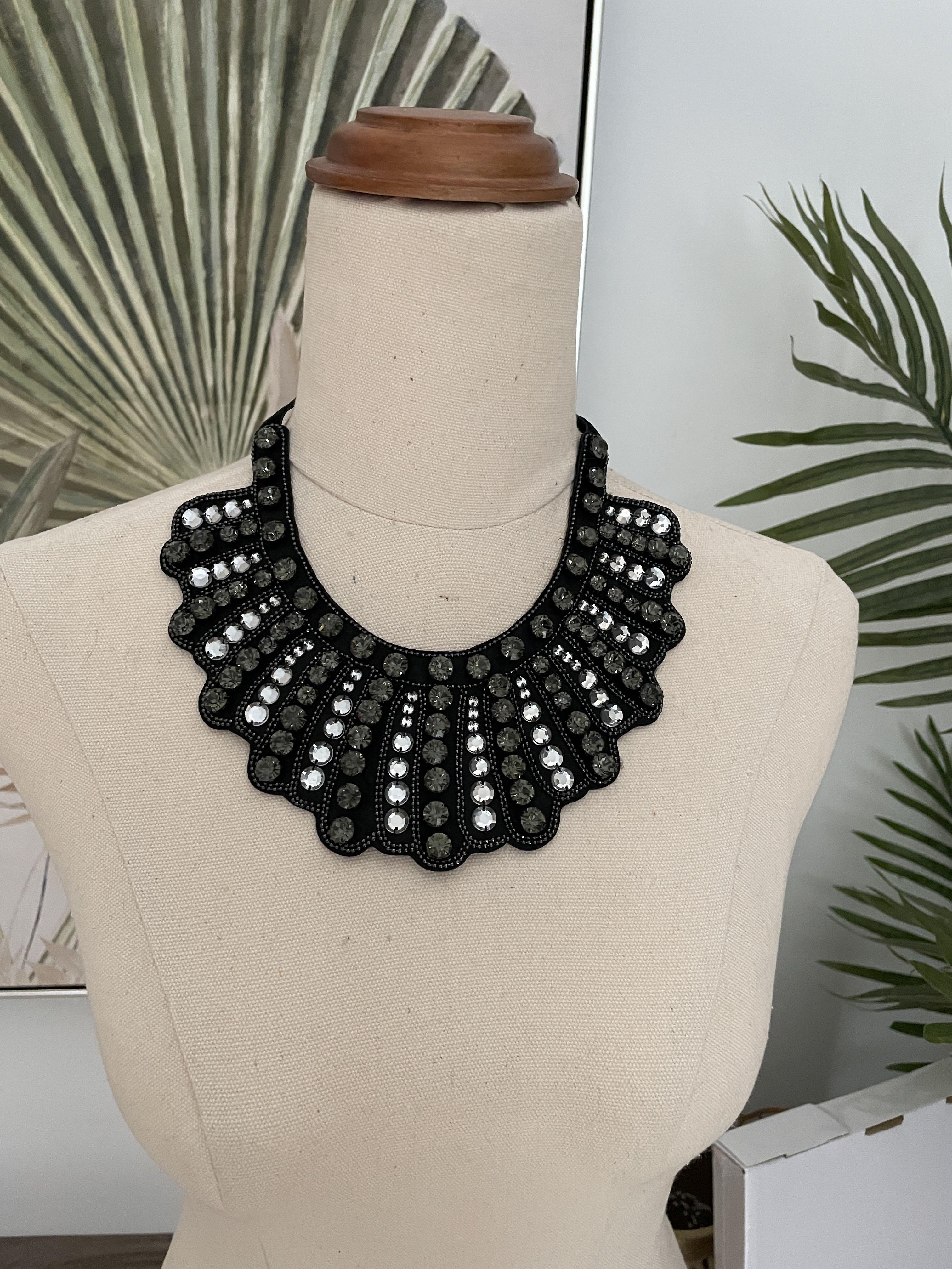 Banana republic sales dissent collar