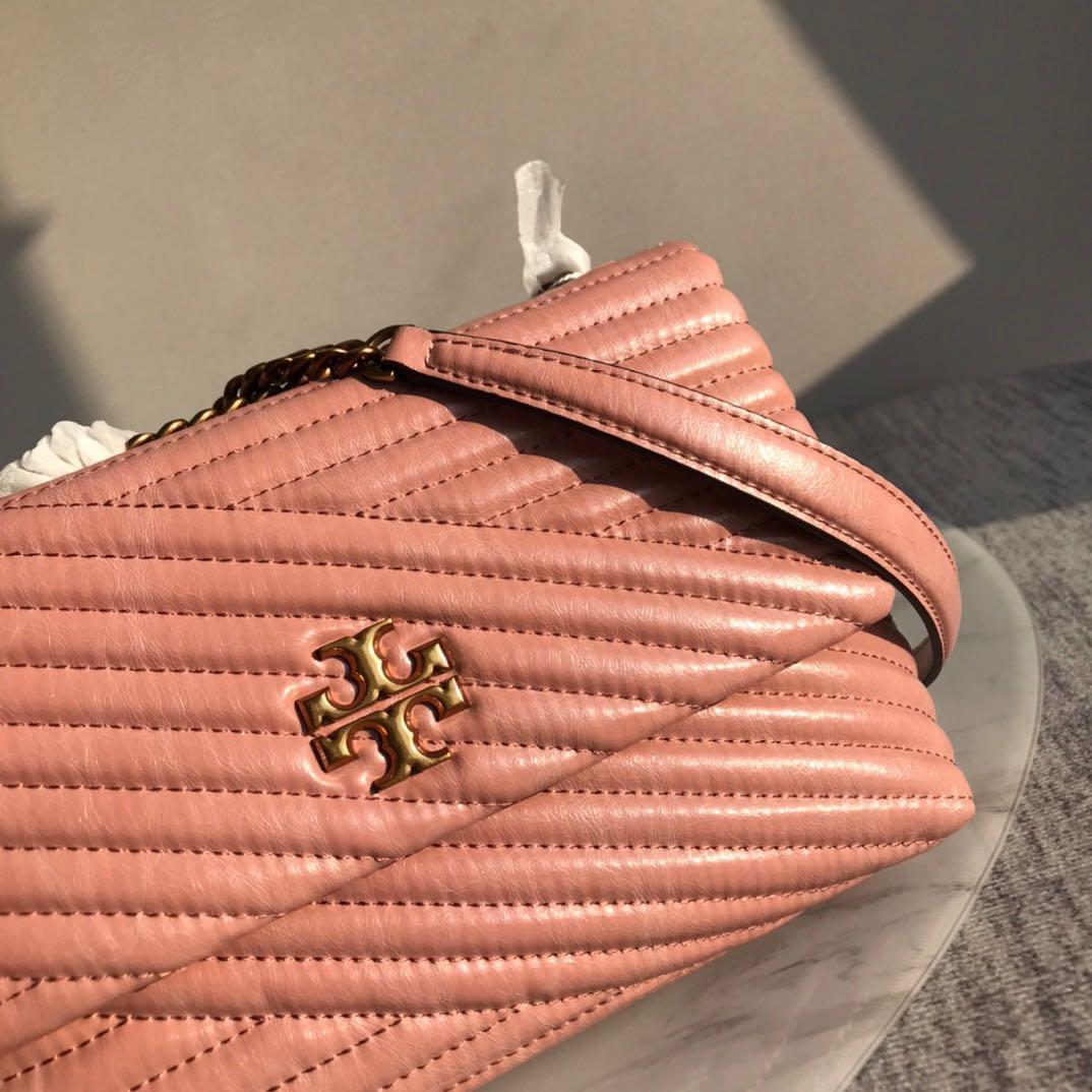 Tory Burch Kira chevron glazed leather convertible shoulderbag slingbag,  Women's Fashion, Bags & Wallets, Shoulder Bags on Carousell