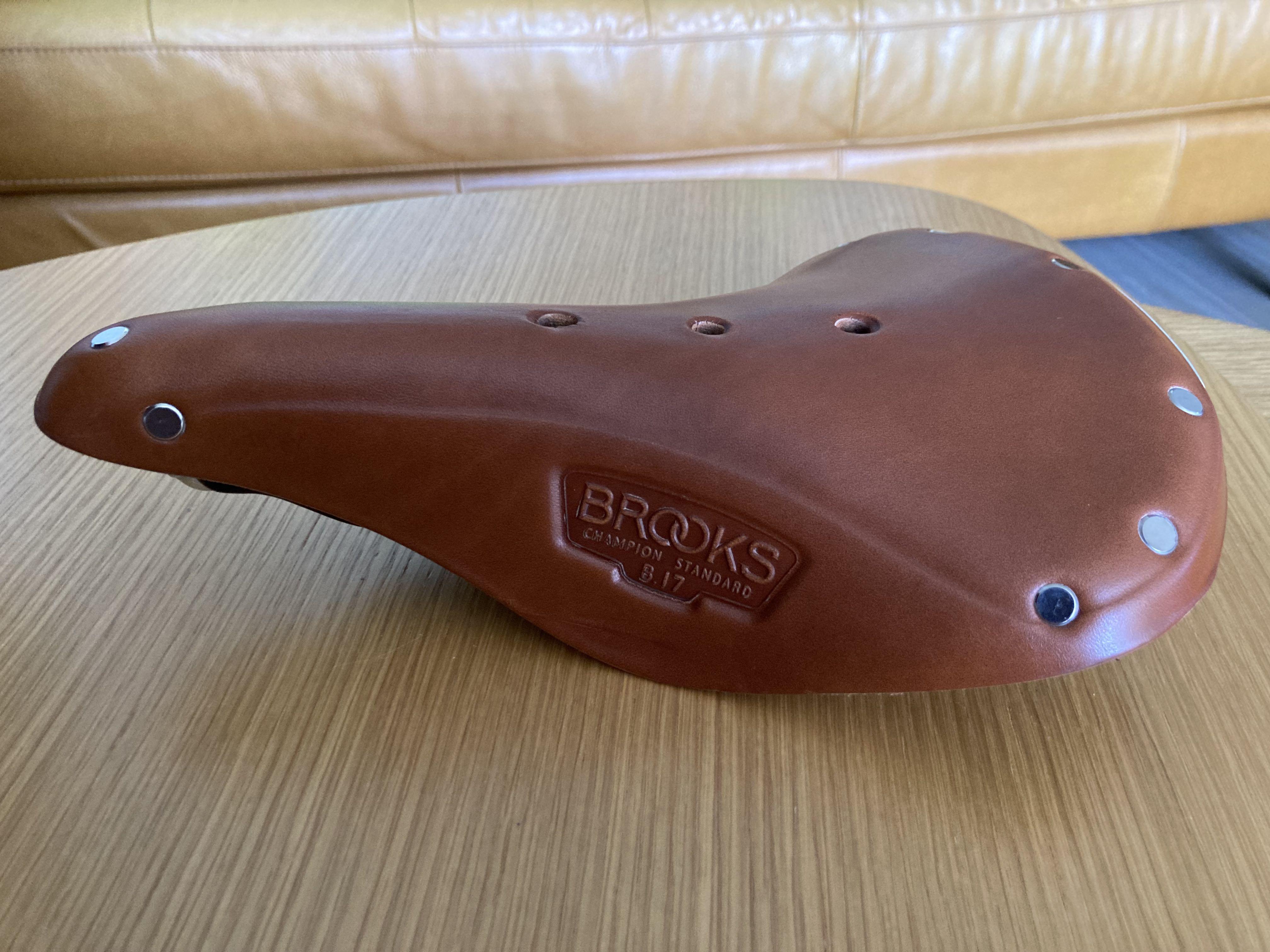 Brooks B17 Standard saddle in Tan, Sports Equipment, Bicycles & Parts