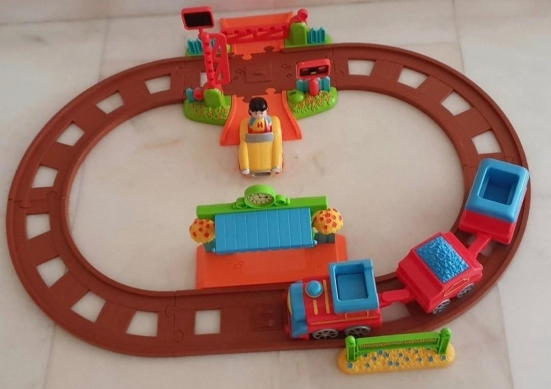 Early Learning Centre Happyland Country Train Set by ELC