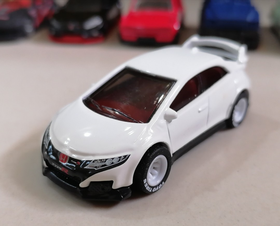 Hot Wheels 2017 Then and Now 16 Honda Civic Tyre R White FK2R