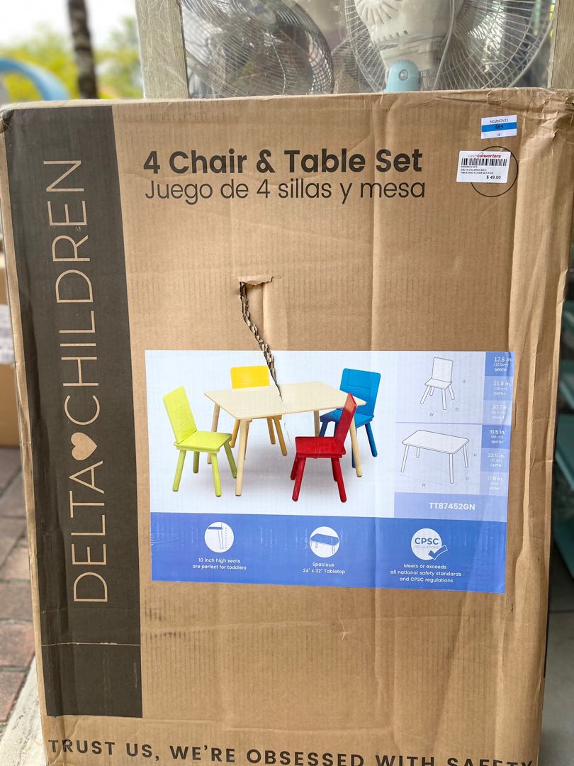 JE Delta Children Table and 4 chair, Babies & Kids, Baby Nursery