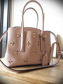 (Category: ) located in . Submitted by wardrobemagic (Listing ID 1128010569, Image 1). Description: .