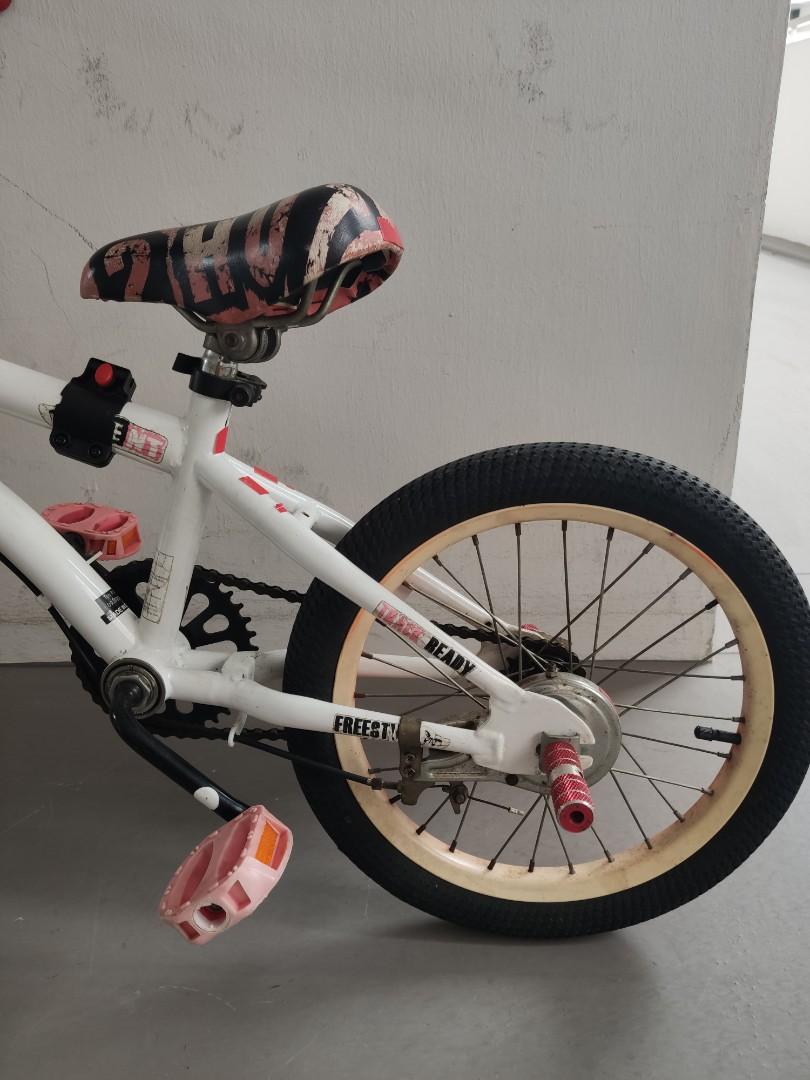 Kids Kent 16" Bicycle (Toys R Us), Sports Equipment, Bicycles & Parts