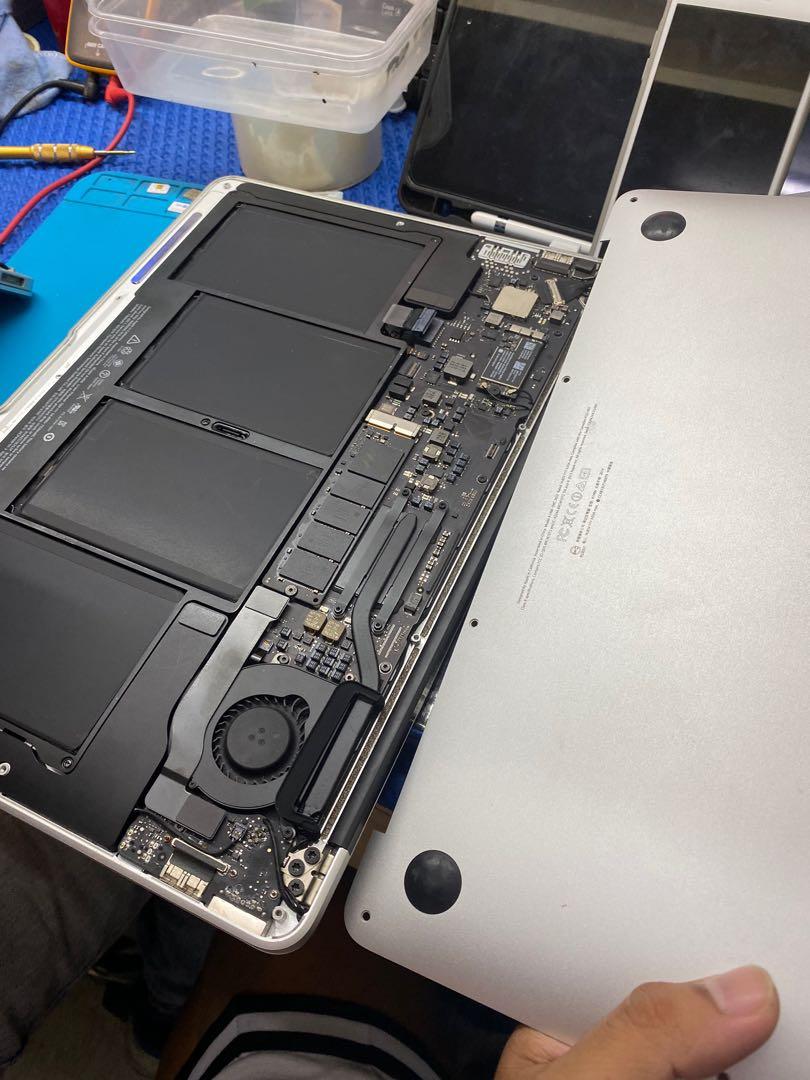 LF macbook air / pro 2011 and 2021 (Category: Laptops & Notebooks) located in Paranaque City. Submitted by louise240817 (Listing ID 1127993084, Image 1). Description: Buying po Mga sira and rush sale. Pass po sa over price.