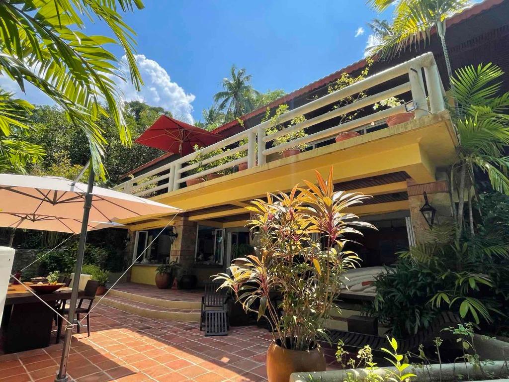 Nasugbu Beach House with Cliff View and Beach Front, Property, For Sale