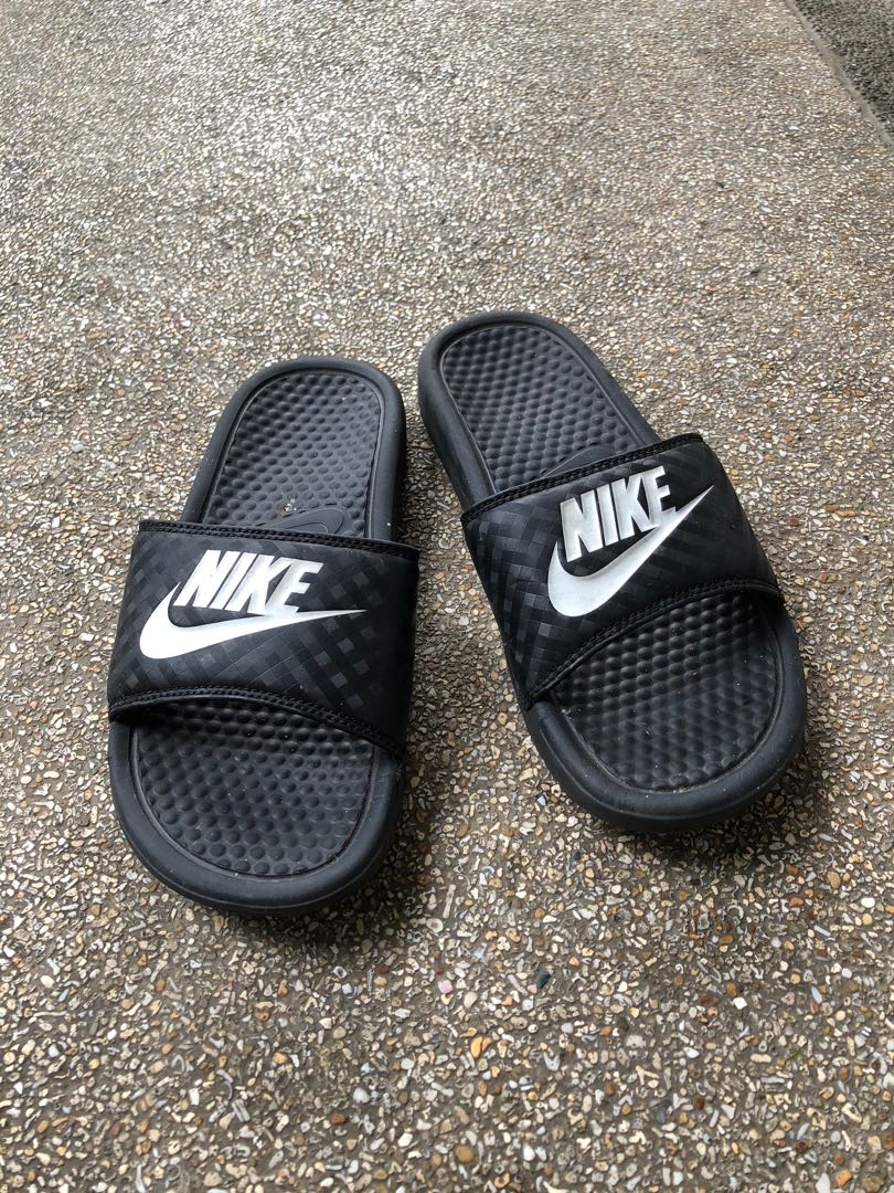 nike slides size 3