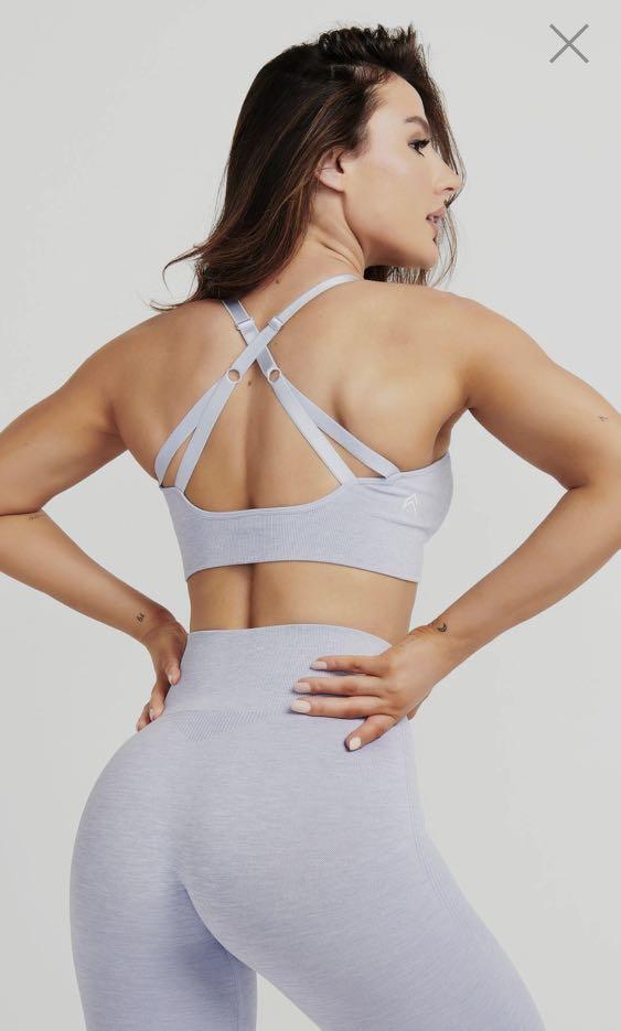 Oneractive Classic Seamless Sports Bra in Icy Grey Marl (XS), Women's  Fashion, Activewear on Carousell