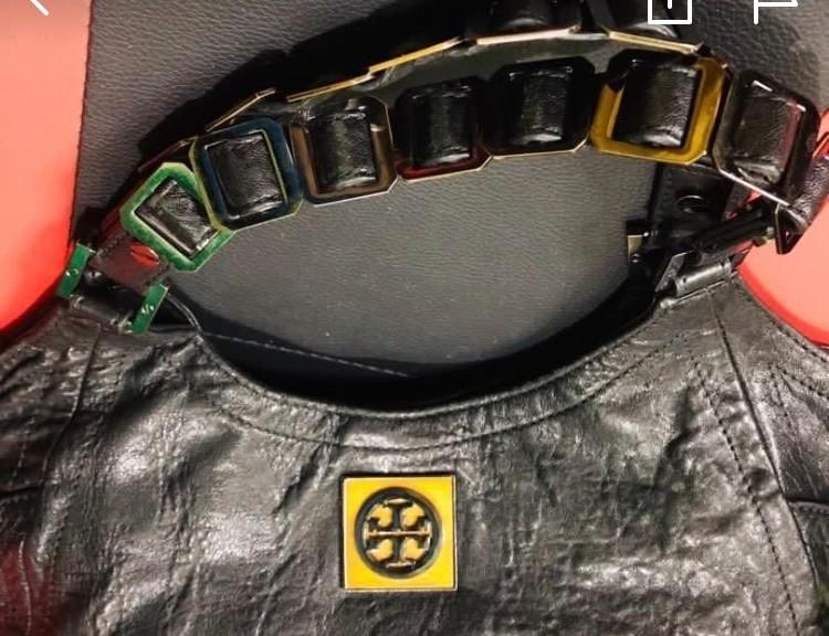 SALE-ORIGINAL TORY BURCH (Category: Luxury Bags & Wallets) located in Cavite. Submitted by nicestop (Listing ID 1128050721, Image 2). Description: Original Tory Burch Seldom used..