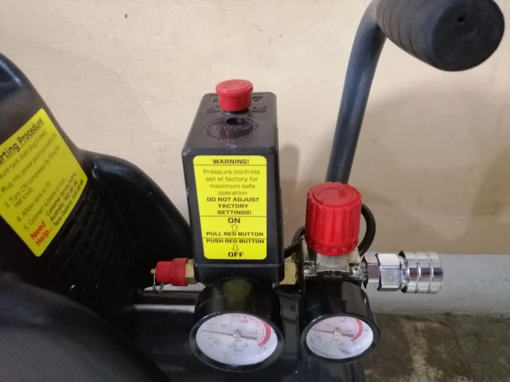 Ozito Air Compressor 1.5 HP 24L 1100w (Category: Construction Tools & Equipment) located in San Pedro. Submitted by aus-plus (Listing ID 1127994137, Image 1). Description: Ozito Air Compressor 1.5 HP 24L 1100w.