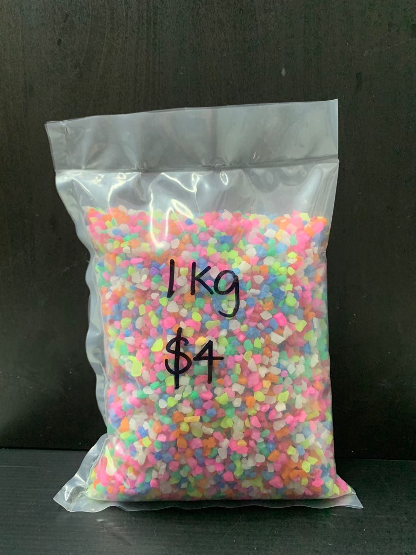 Colourful Gravel, Pet Supplies, Homes & Other Pet Accessories on Carousell