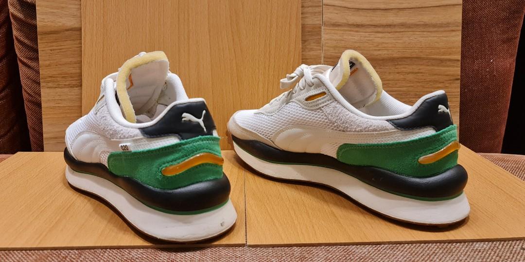 Style rider stream on sneakers shop