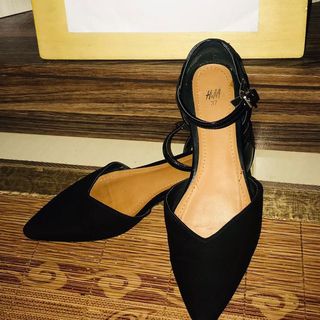 (Category: ) located in . Submitted by preloveddd1311 (Listing ID 1128018232, Image 1). Description: .