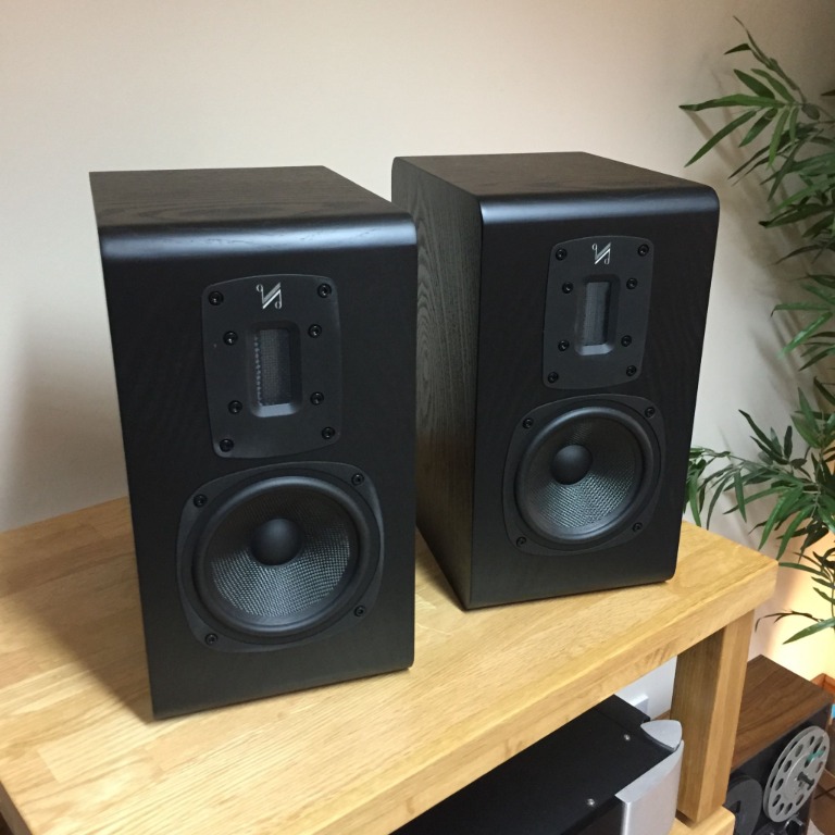 Speaker Bookshelf Black | QUAD S2