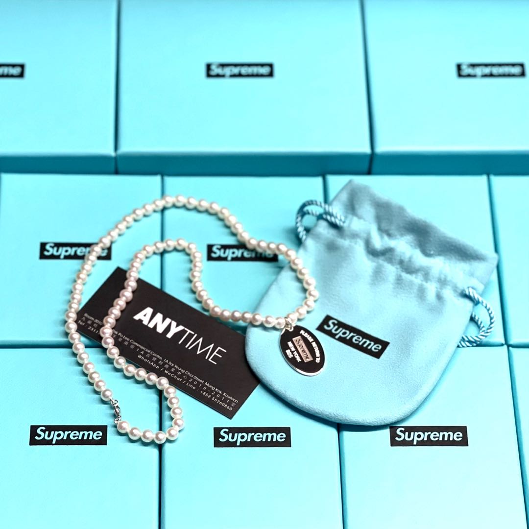 Supreme Tiffany Oval Tag Pearl Necklace, 名牌, 飾物及配件- Carousell