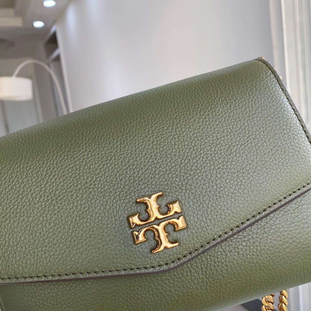 Tory Burch Kira chevron Pebble leather flap bag Green, Women's Fashion,  Bags & Wallets, Purses & Pouches on Carousell