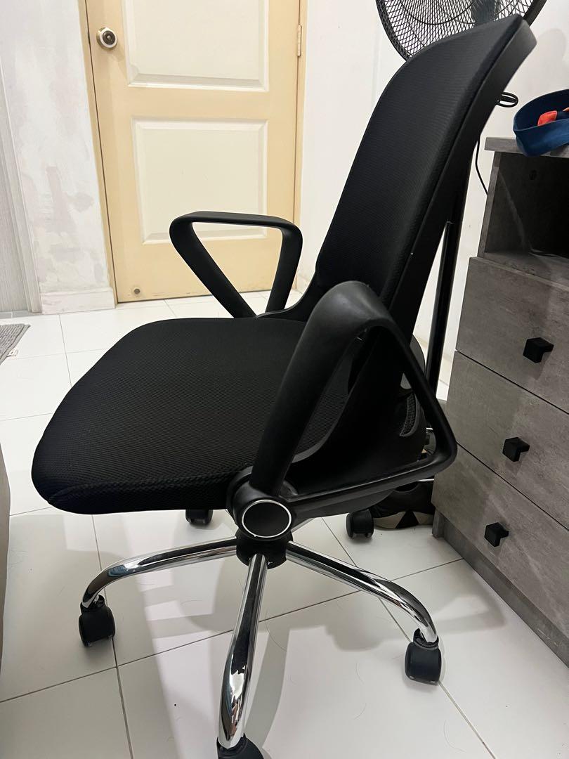 Vhive office chair, Furniture & Home Living, Furniture, Chairs on Carousell