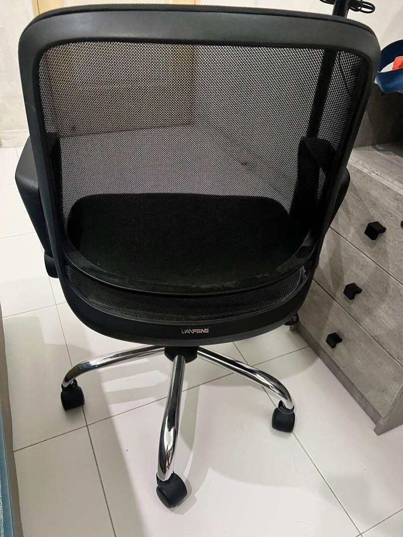 Vhive office chair, Furniture & Home Living, Furniture, Chairs on Carousell