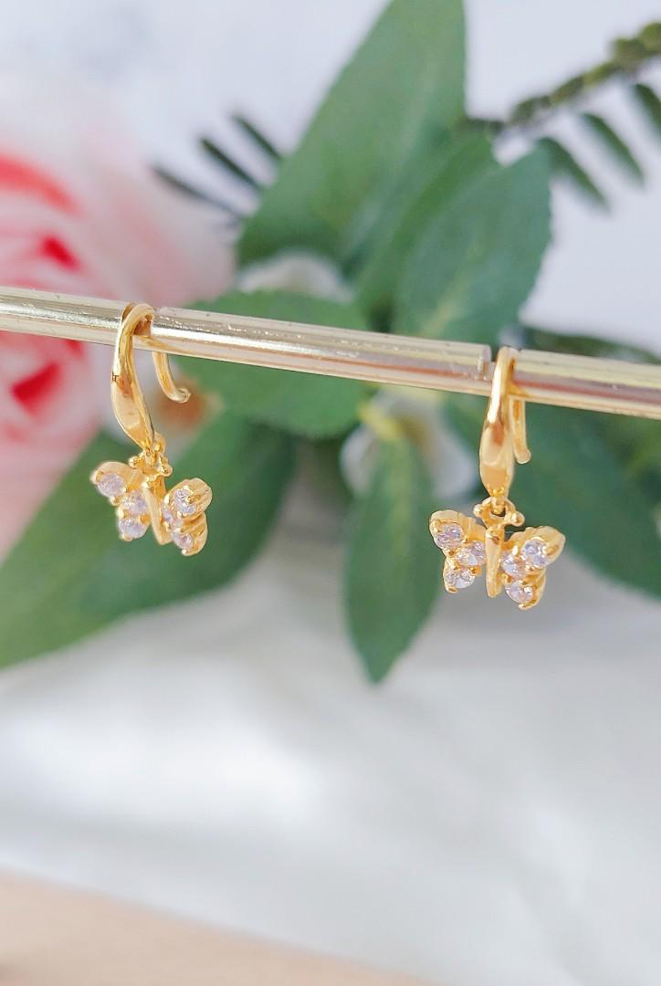 Gold hook new arrivals earrings