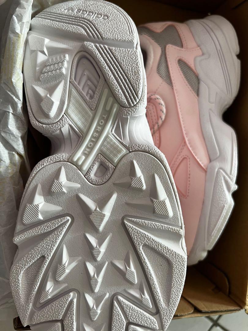 Adidas Falcon W in Halo Pink