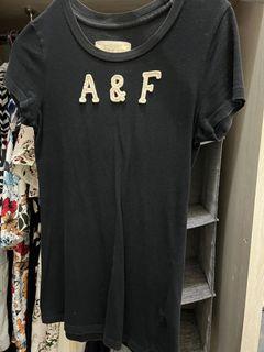 🌲A&F 深藍短袖上衣 s #用不到