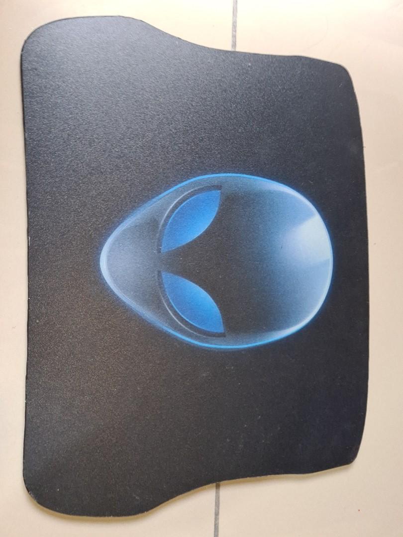 Alienware mousepad (Category: Computer Keyboard) located in Johor Bahru. Submitted by spartan87 (Listing ID 1128178125, Image 1). Description: Selling an original and unused mouse mat from an Alienware M17X R3.