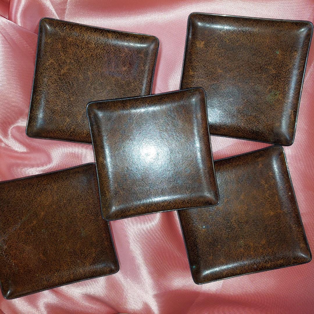 ANTIQUE SQUARE COASTER made of copper (Category: Dinnerware & Cutlery) located in Mandaue City. Submitted by nattynaddy12 (Listing ID 1128243621, Image 2). Description: TAKE ALL THESE ANTIQUE COASTES FOR 599php.