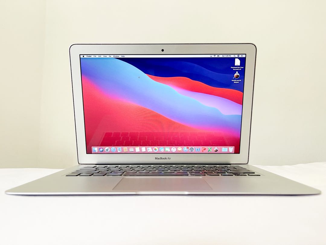 Apple MacBook Air Laptop 13 Inch with 8GB RAM!, Computers & Tech